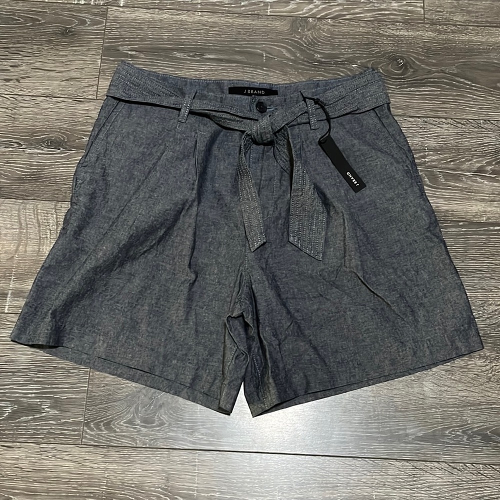 J Brand pleated shorts NWT size 27